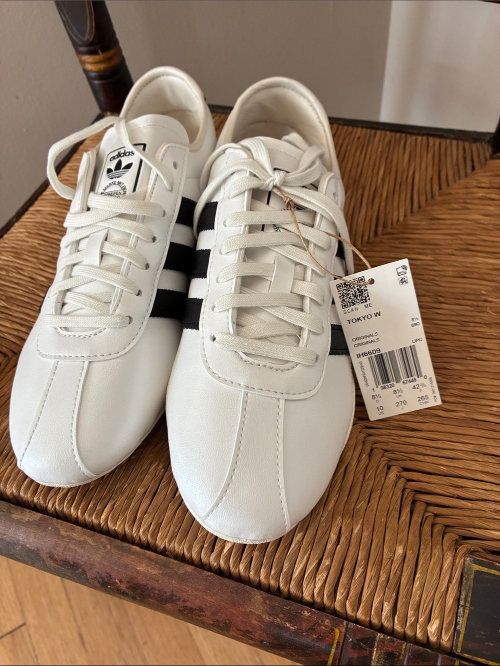 adidas Tokyo Leather Sneaker womens size 10